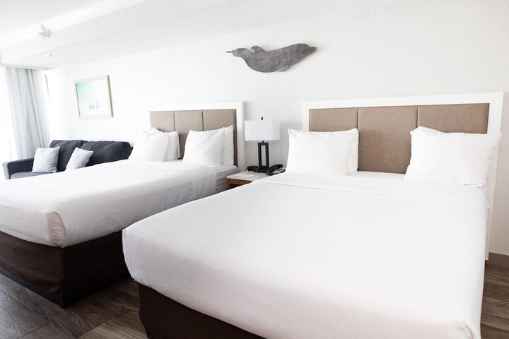 Dolphin Sands Clearwater Beach an Ascend Collection Hotel