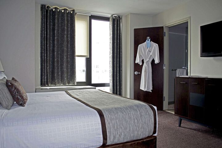 Room 10 of 26