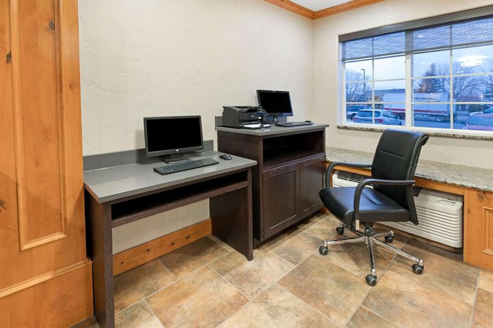 Business Center 38 of 38