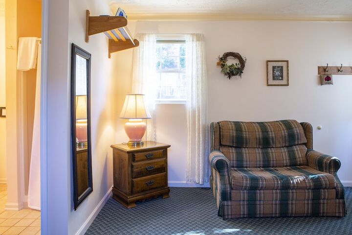 Room 85 of 136