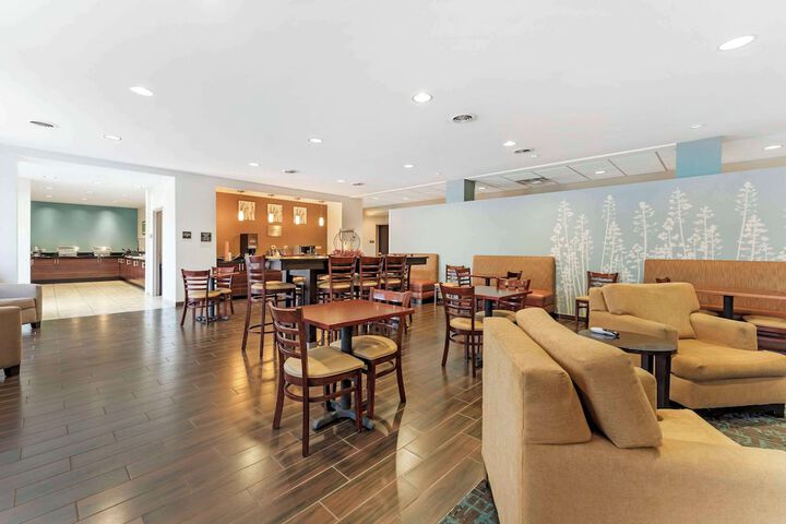 Sleep Inn & Suites Cumberland - LaVale