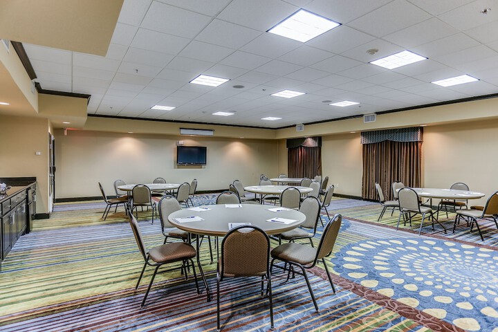 Holiday Inn Express Hotel & Suites Huntsville by IHG
