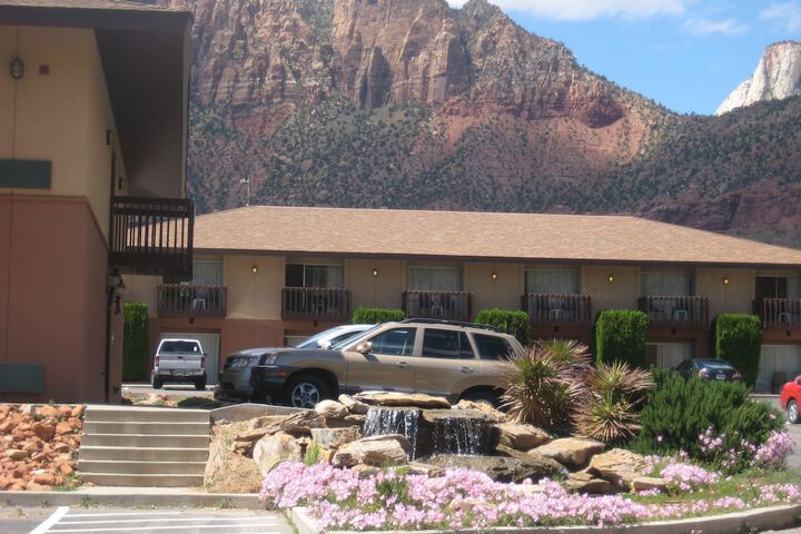 Hotel 2 of 84