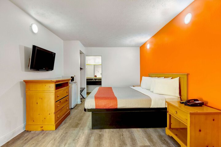 Room 22 of 40