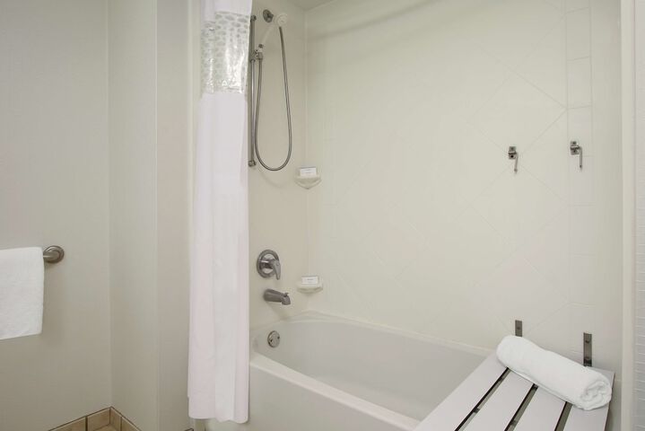 Room 16 of 31