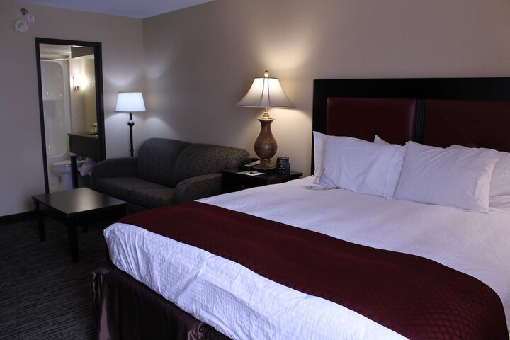 Room 13 of 33