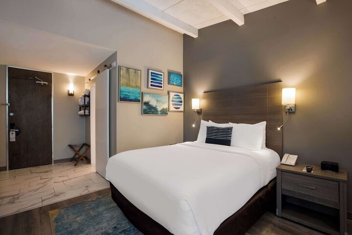 Room 15 of 41