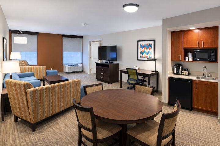 Holiday Inn Express & Suites Winner by IHG