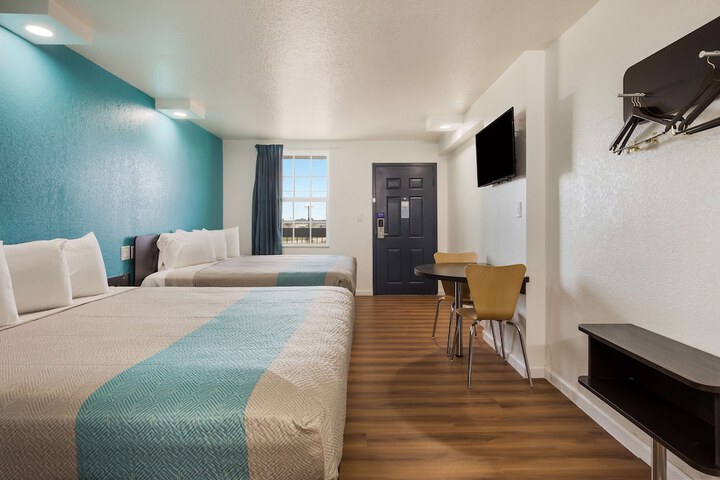 Room 20 of 35