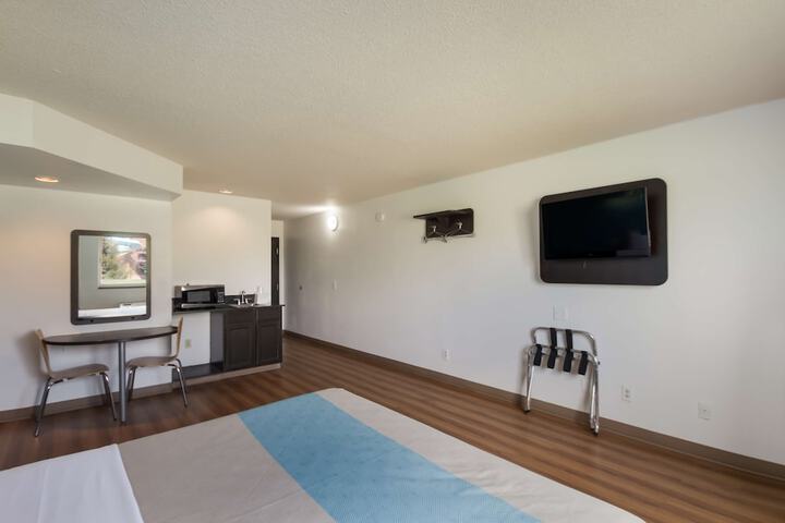 Motel 6 Rothschild WI