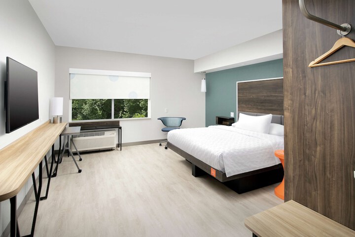 Room 12 of 24