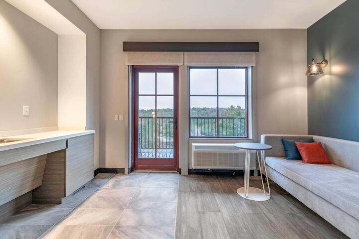 Cambria Hotel Lake Placid - Lakeside Resort