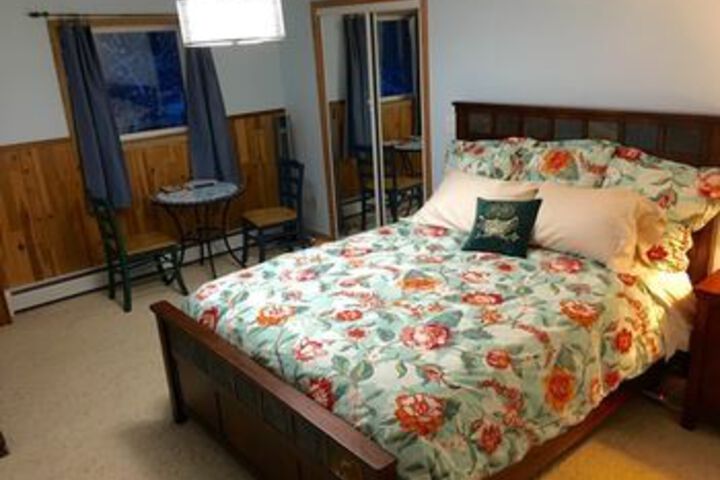 Fairbanks Moose Manor B & B