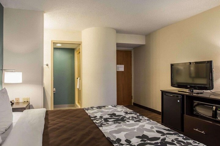 Room 19 of 30