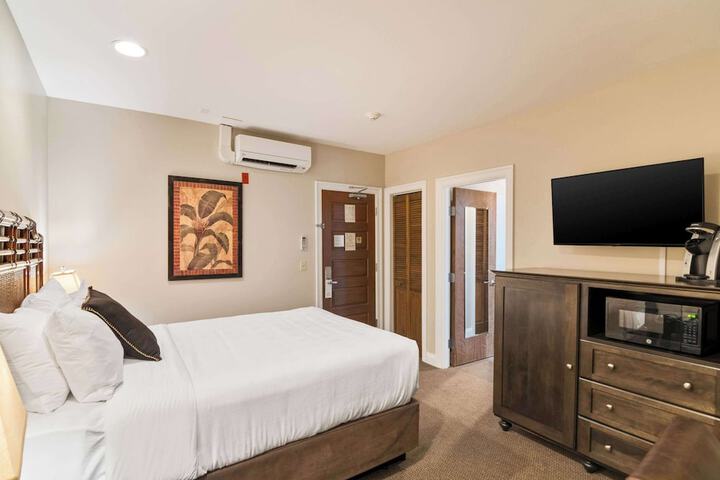 Room 105 of 113