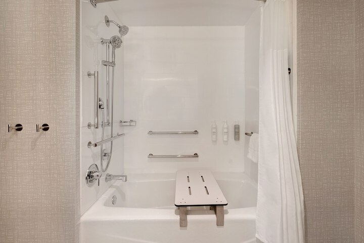 Room 18 of 47