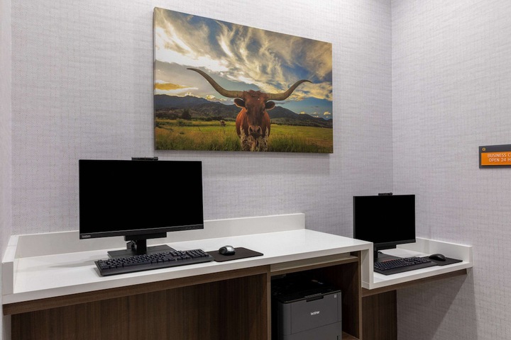 Business Center 44 of 44