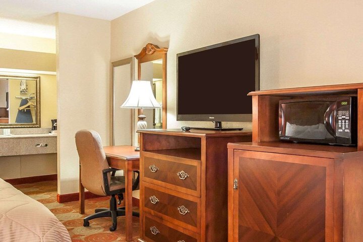 Room 15 of 34