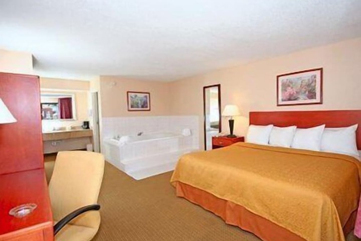 Room 8 of 35
