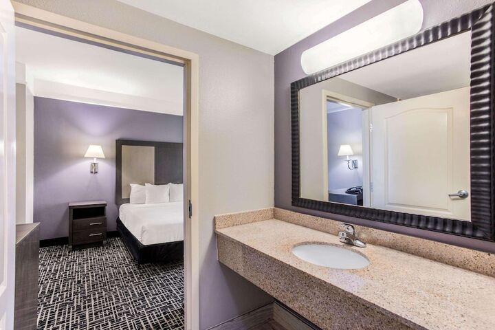 Room 21 of 30
