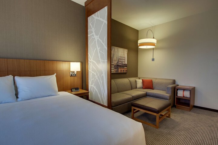 Room 40 of 113