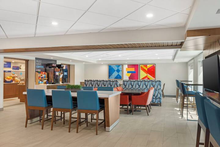 Holiday Inn Express Hyannis Cape Cod by IHG