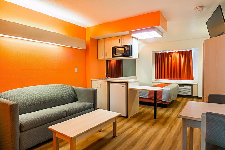 Room 15 of 30