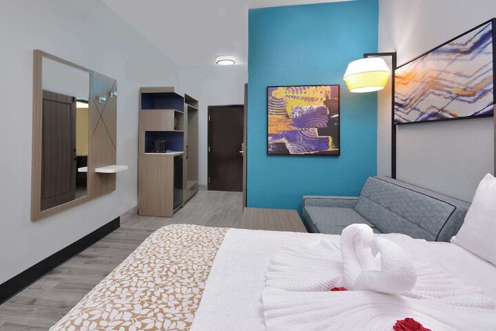 Room 85 of 118
