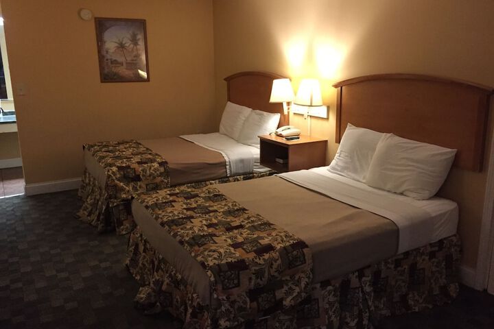 Wildwood Inn Tropical Dome & Theme Suites