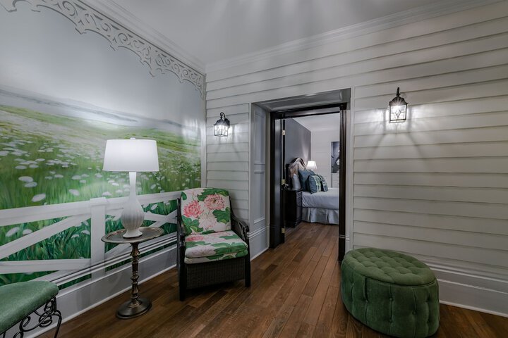 Room 43 of 47