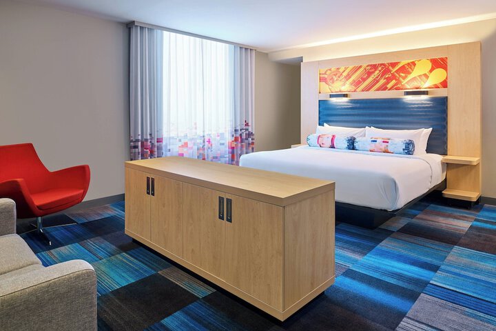Room 10 of 22