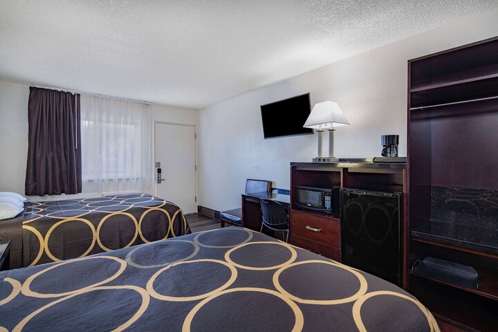 Room 22 of 43