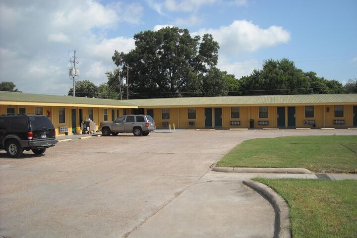 Tropicana Motel