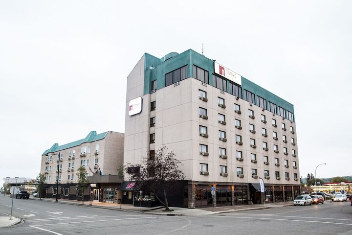Nomad Hotel and Suites