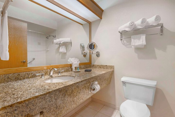 Best Western Plus Mill Creek Inn