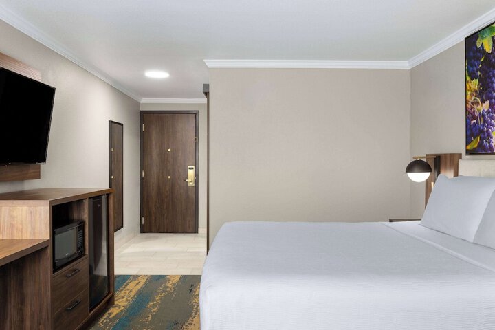 Room 44 of 97