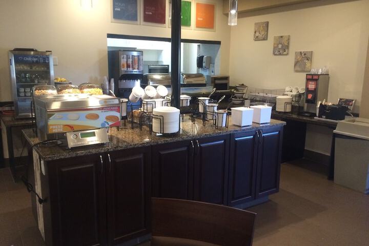 Comfort Inn & Suites Medicine Hat