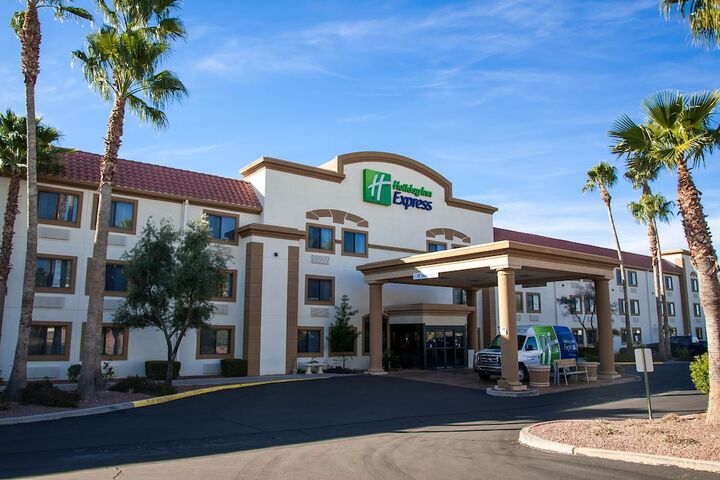Hotel 4 of 50