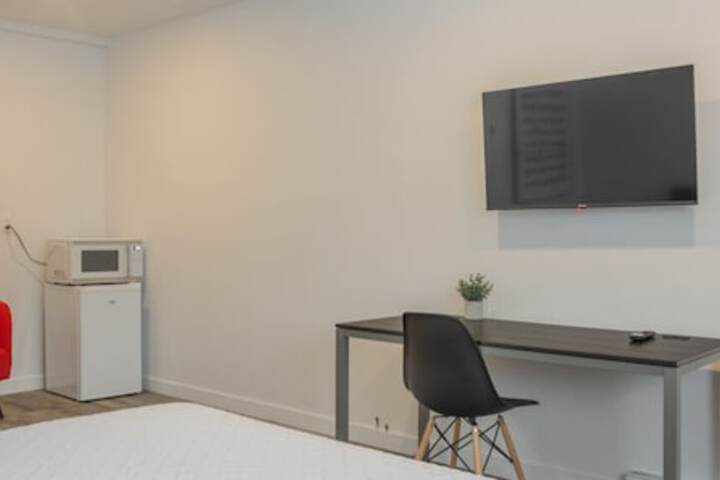 Room 10 of 18