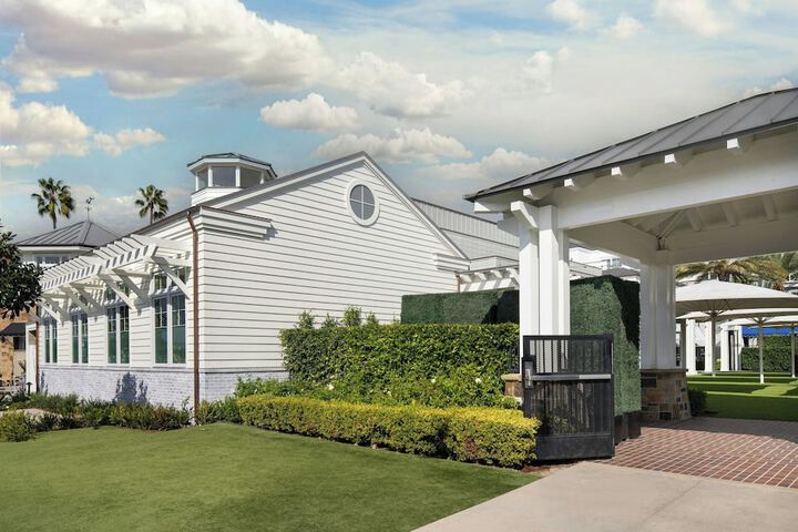 Lido House Autograph Collection