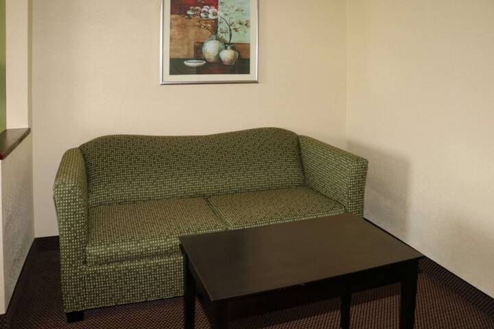 Room 22 of 32