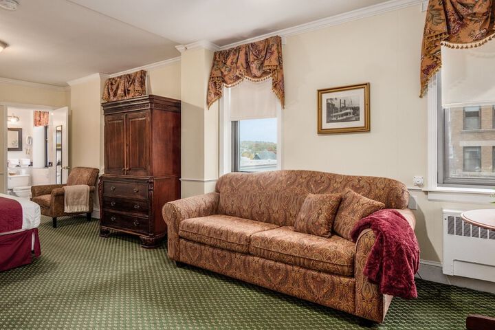 Room 46 of 76