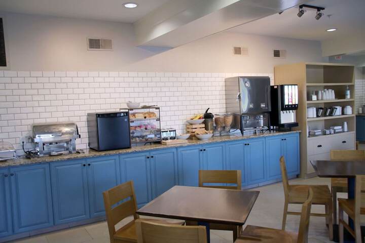 Country Inn & Suites by Radisson Council Bluffs, IA