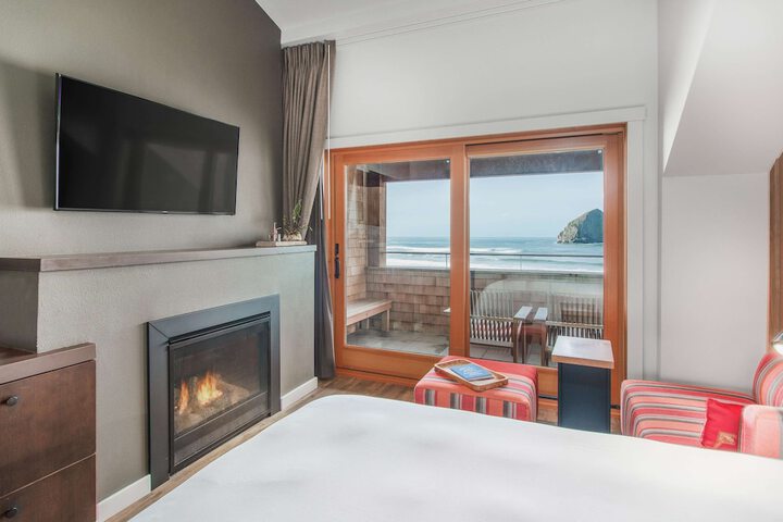Headlands Coastal Lodge & Spa
