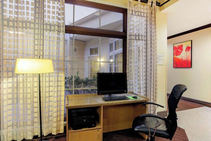 Business Center 43 of 45