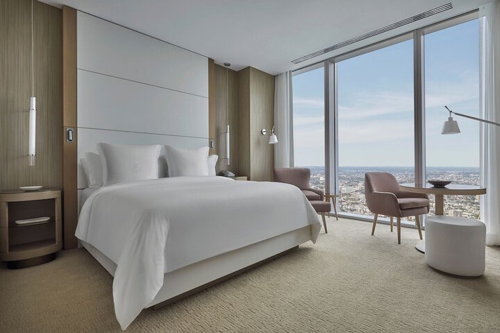Room 70 of 132