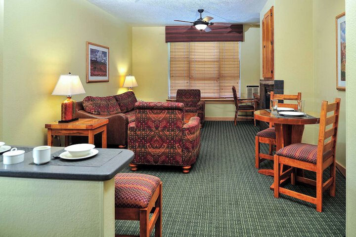 Room 17 of 39