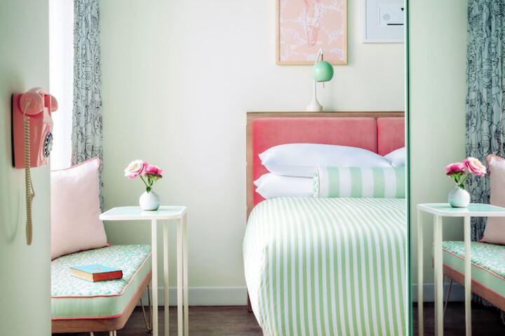 Room 43 of 119