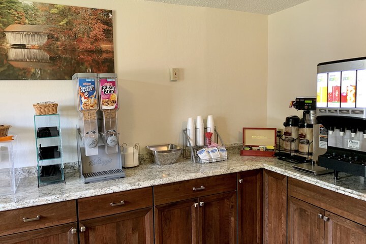 Breakfast/Coffee Service 42 of 50