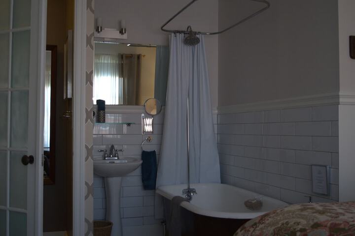 Room 47 of 164